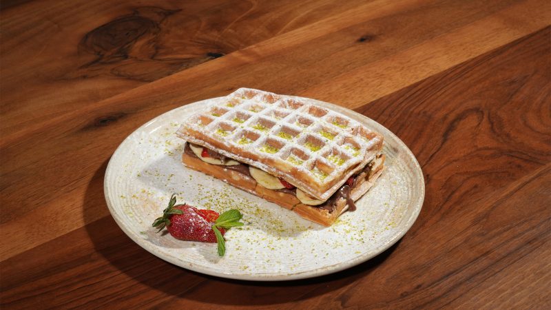 SÜTLÜ ÇİKOLATALI WAFFLE